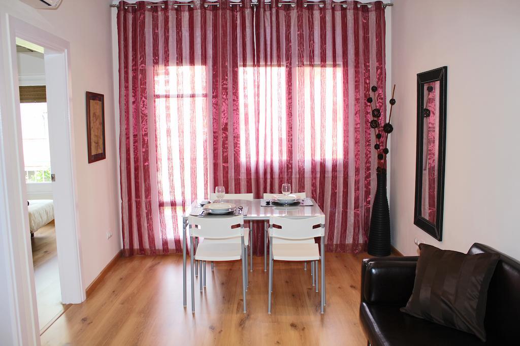 Classbedroom Gaudi Apartments Barcelona Szoba fotó