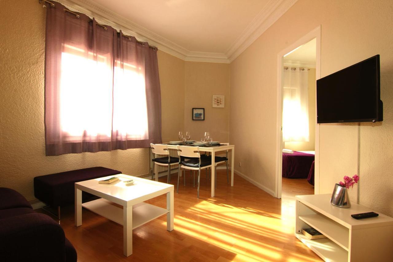 Classbedroom Gaudi Apartments Barcelona Szoba fotó